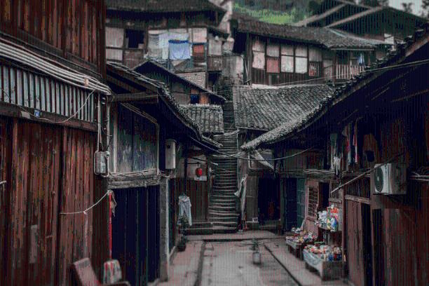 救援落湖男孩